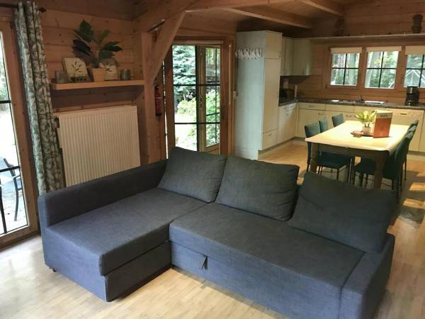 Cozy Chalet in Nijlen with Large Garden
