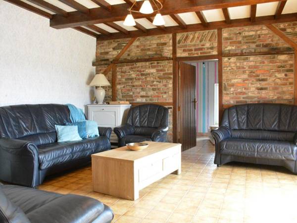 Comfy Farmhouse with Terrace Garden Courtyard Barbecue