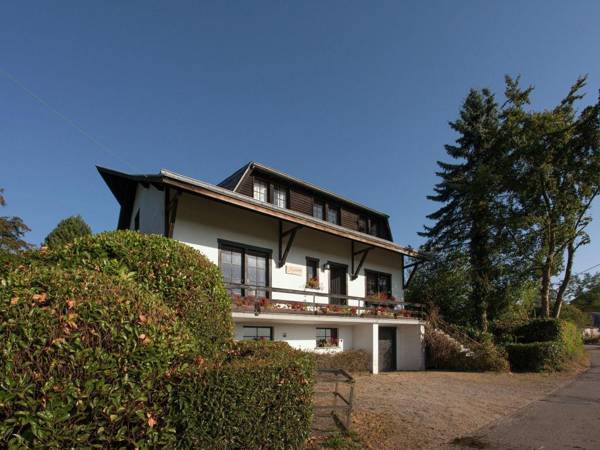 Friendly  and rustic family home with fireplace and panoramic views