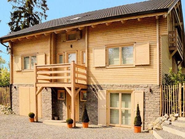 New luxurious villa with sauna Jacuzzi recreation room and large enclosed garden