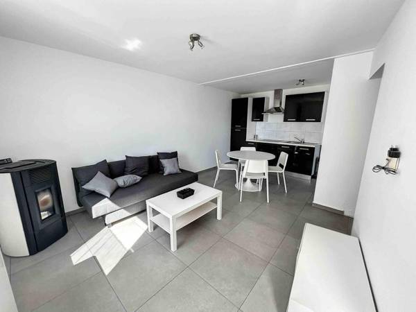 House With Free Parking 15min From The Airport