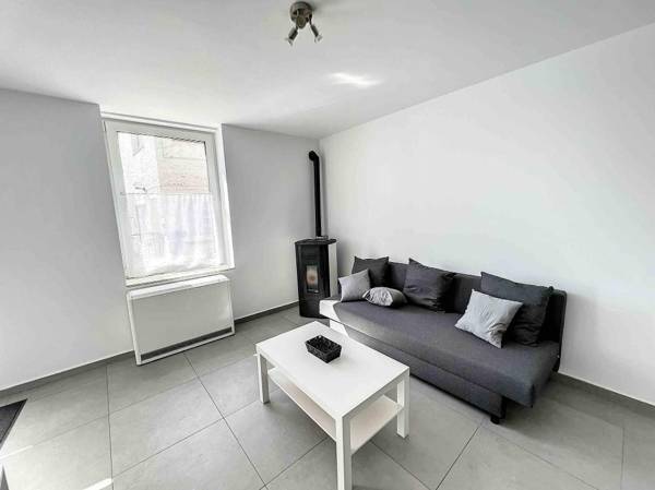 House With Free Parking 15min From The Airport