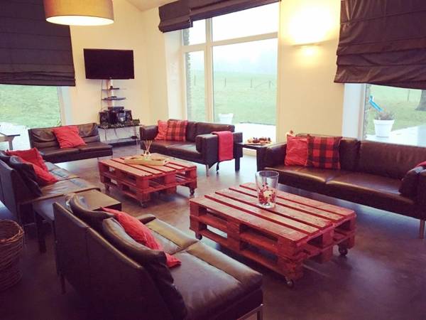 Large cozy cottage with home cinema situated in a quiet location