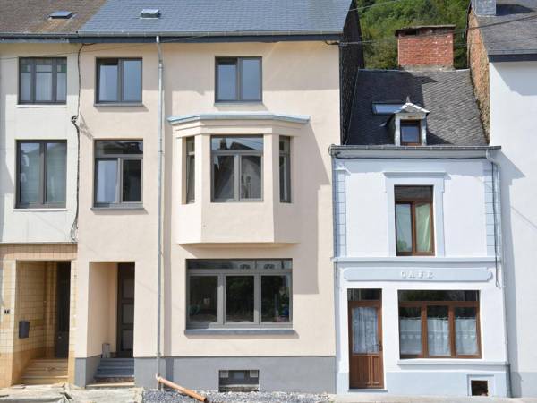 Child-friendly Holiday Home in Bouillon near River