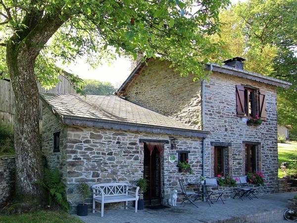 Attractive Cottage in Baillamont with Terrace