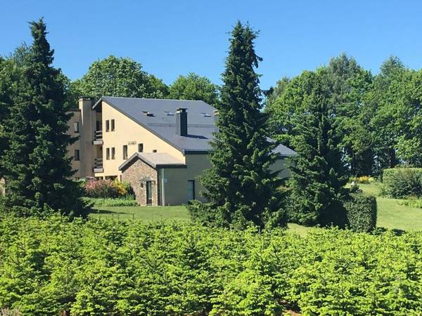 Quiet lain holiday house with a beautiful view concerning the Ardense bunches.