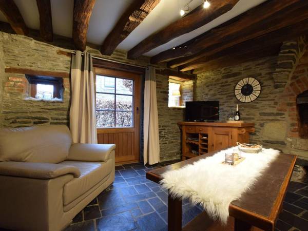 Independant Gîte at the calm way in the center of the village.