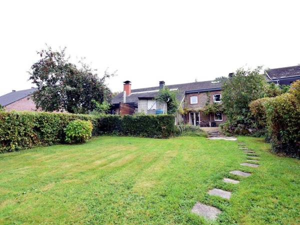 Vintage Holiday Home in Durbuy with Terrace Garden Parking