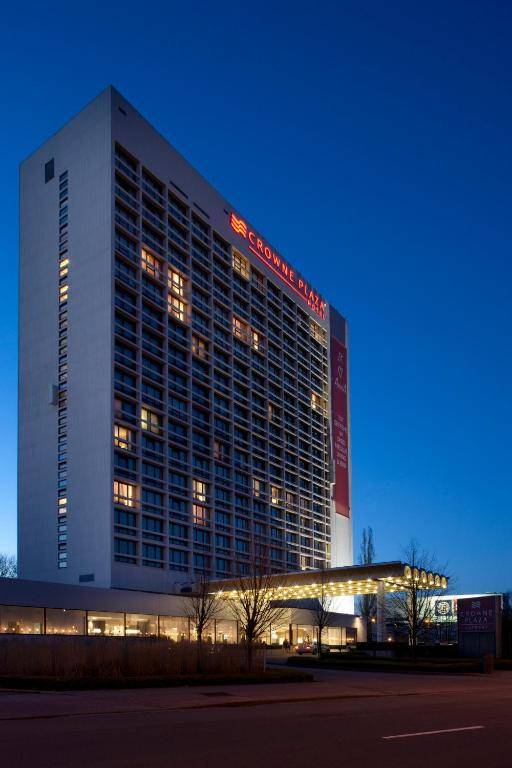 Crowne Plaza Antwerpen an IHG Hotel