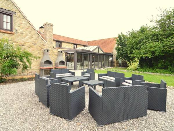 Luxurious Holiday Home with Sauna in Alveringem