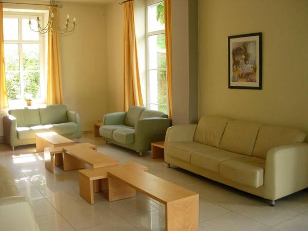 Quaint Holiday Home in Chimay with Garden