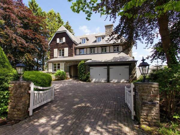 Vintage Mansion in Dochamps with Jacuzzi