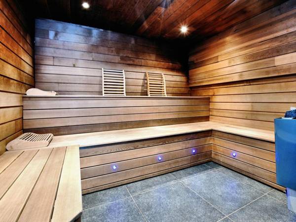 Villa in Manhay with heated outdoor swimming pool and sauna