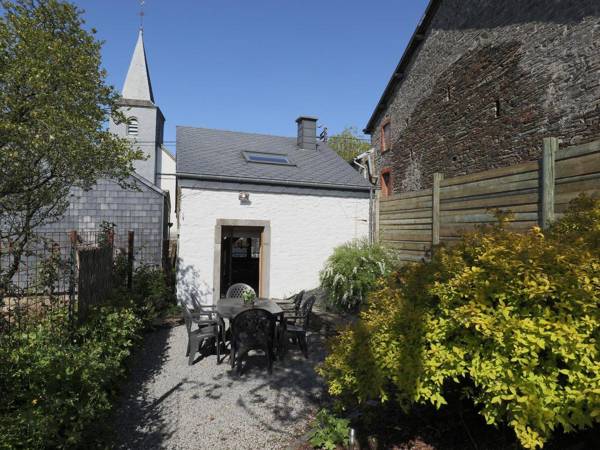 Beautiful Cottage in Malempre with Fenced Garden