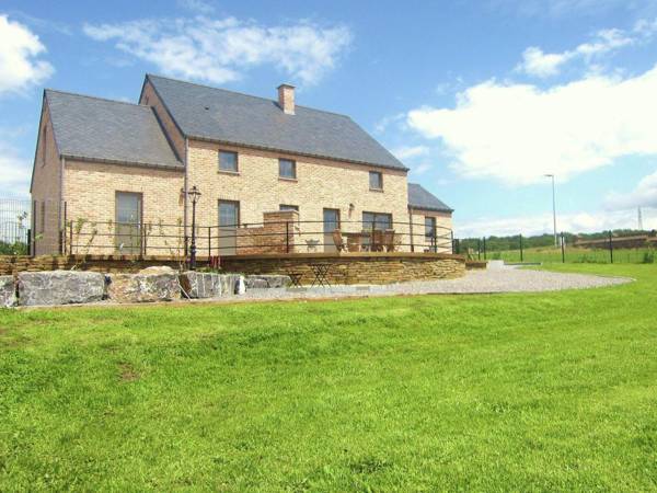 Tastefully decorated modern and warm house quiet beautiful view