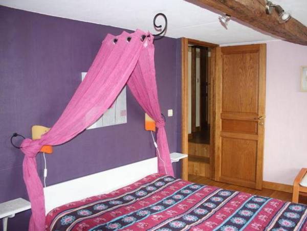 Spacious Holiday Home With Fireplace in Doische Belgium