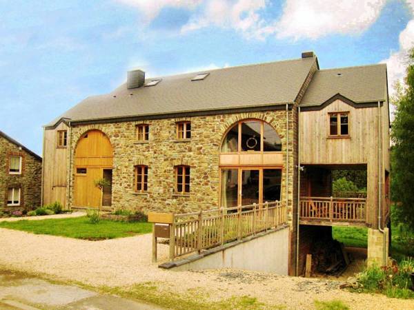 Fort-like Holiday Home in Sart-Bertrix a drive away from Luxembourg