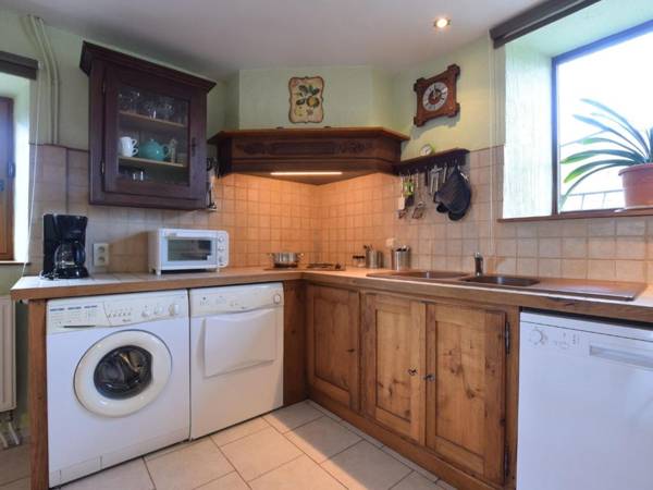 Cozy Holiday Home in Rendeux with Fenced Garden