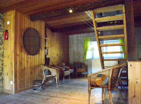 4 bedrooms house with sauna enclosed garden and wifi at Viroinval