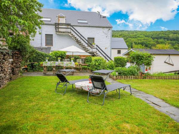 Lovely Cottage in Vierves-sur-Viroin with Garden and Terrace