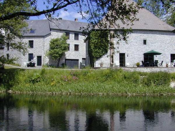 Lovely Holiday Home in Treignes with Garden