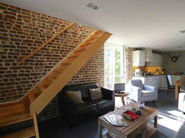 Splendid Mansion in Bastogne with Fenced Garden