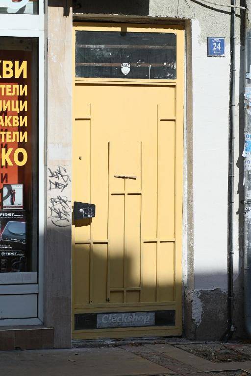 Cool Central Apartment