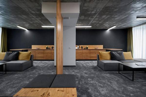 Adella Boutique Hotel - Free Parking