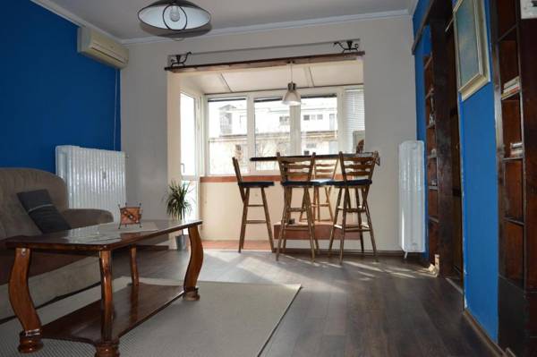 Atelier 9 - Art Mansard Studio