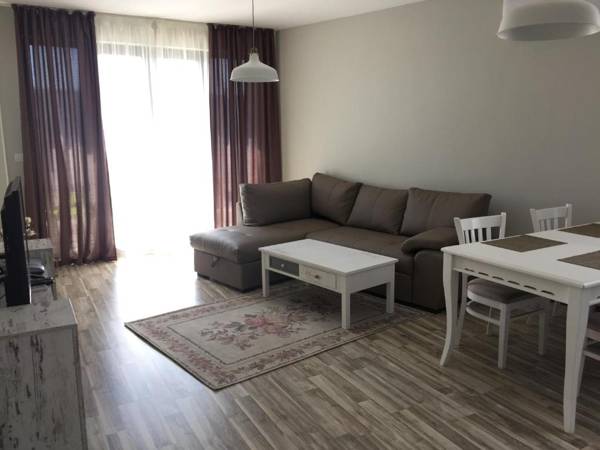 Green Paradise Deluxe Apartments