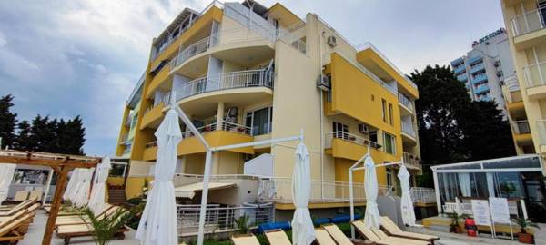 Perla Apartments First Line