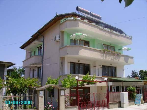 Guest House Nikolovi