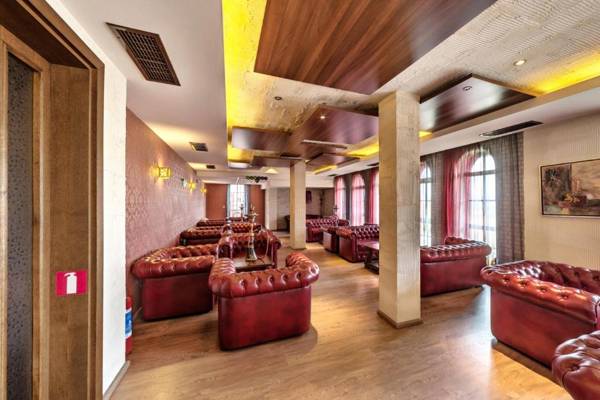 Grand Royale Apartment Complex & Spa