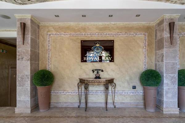 Royal Bay - Beachfront Apartments with Self Check-In