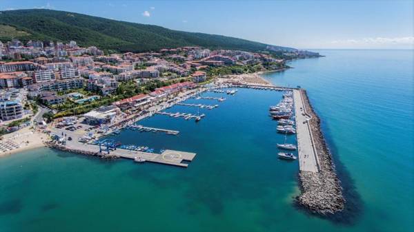 Coral Beach Apartment