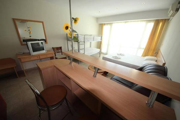 Menada Miramar Palace Apartments