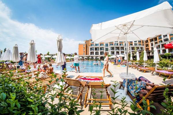 Premier Fort Cuisine - Full Board