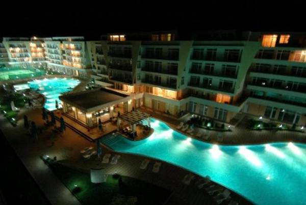 Grand Kamelia Holiday Apartments