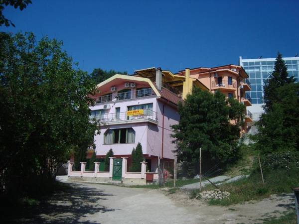 Villa Mari Guest Rooms