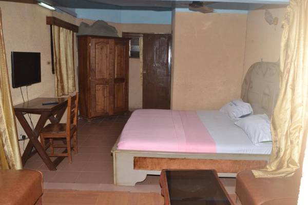 WHITE HORSE HOTEL PORTO-NOVO