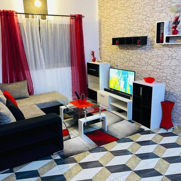 LOONY Guesthouses - Red House