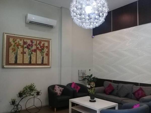 Ginasuite Kompleks27 Hotel