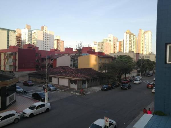 Apto 106 do Ed. Mônaco c/ Área de Lazer Próximo a Orla de Itapuã