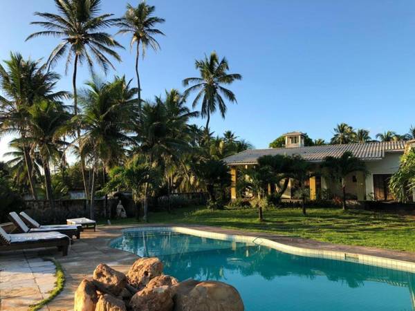 Casa com piscina Frente Mar Super Espaçosa!!!