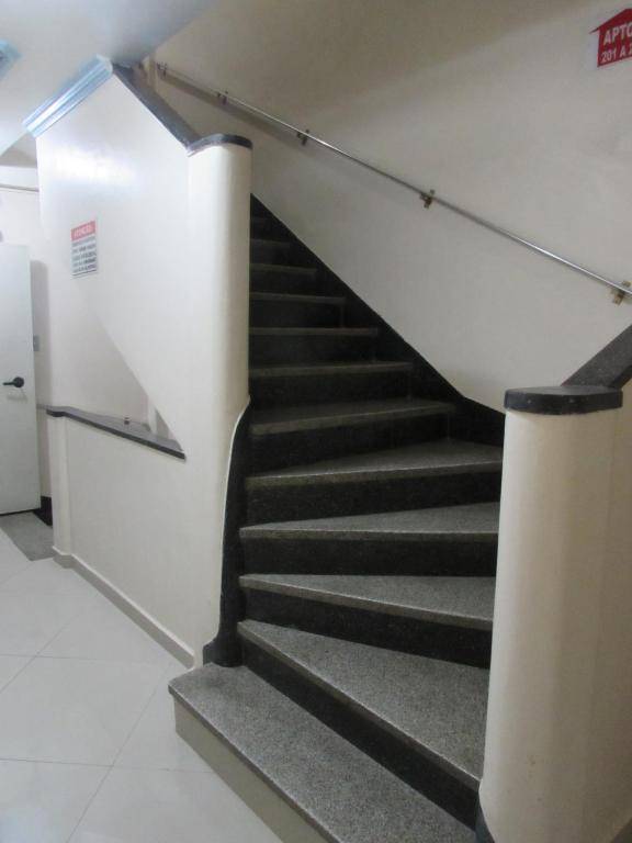 Hotel Ideal Flíper com Estacionamento Grátis para carro pequeno altura padrão "INTERNET FIBRA"