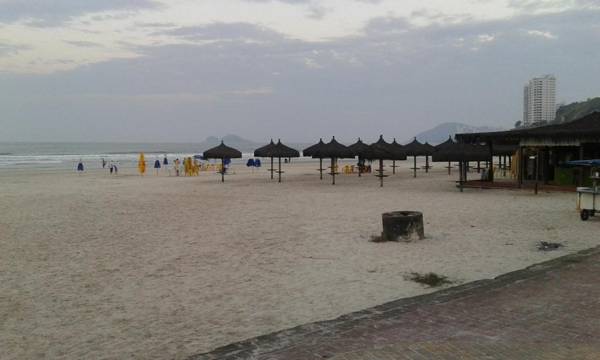 Edifício cm Piscina Churrasqueira e 1 Vaga de Garagem