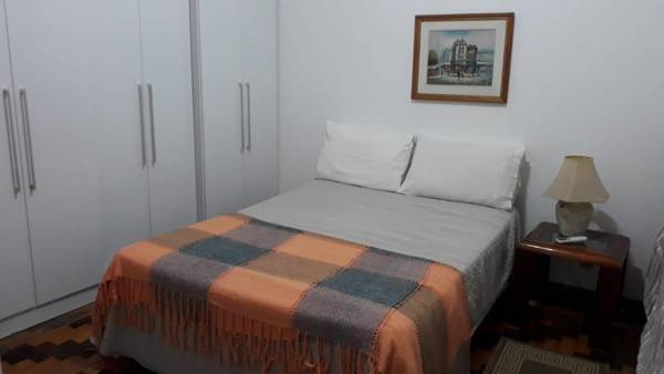 Copacabana confortável apto de 2 quartos quadra da praia