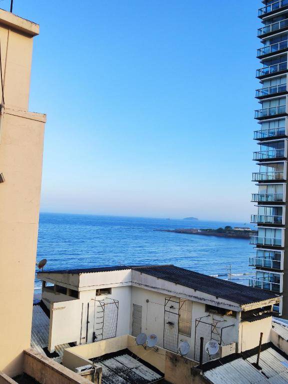 TC1206 Casal na praia de Copacabana