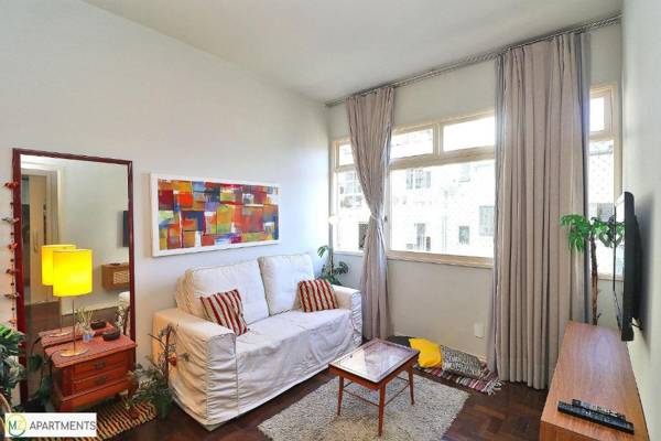 Confortável silencioso e completo apartamento de 2 quartos em Ipanema