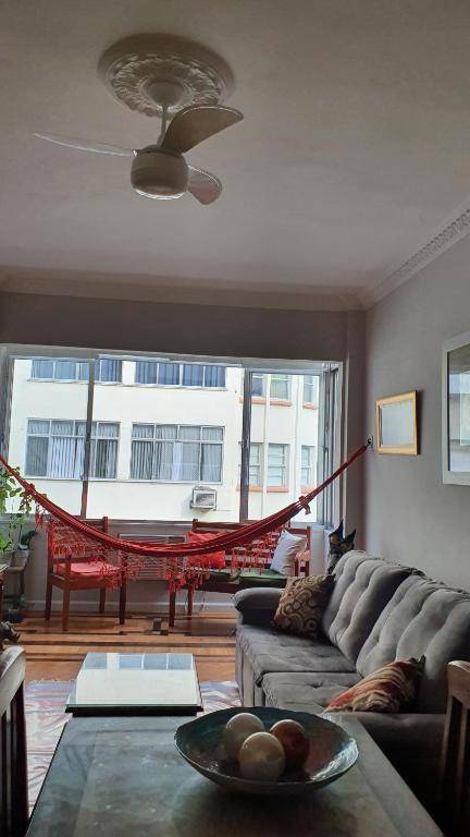 Belíssimo APTO 2 quartos Copacabana á 3 minutos andando para praia